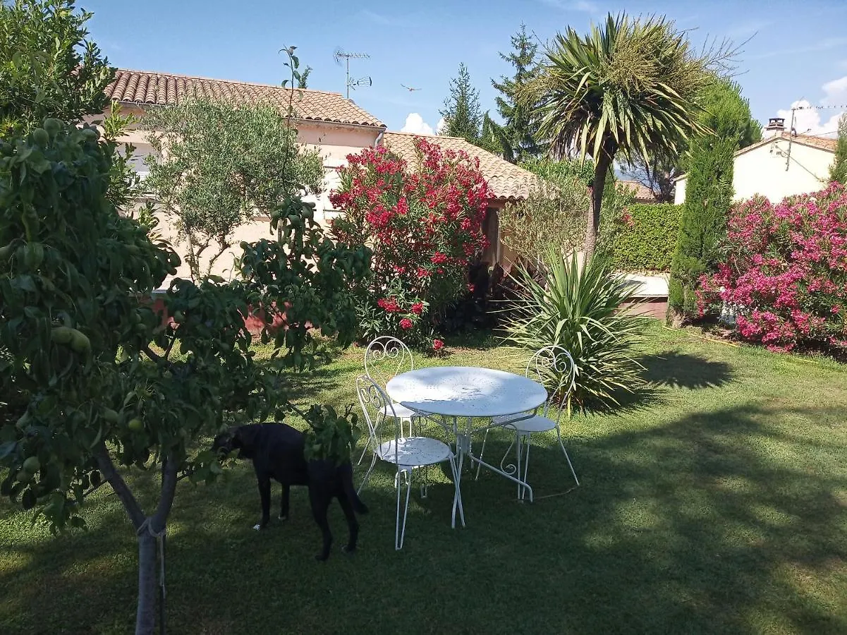 Appartements Et Valreas Guest house