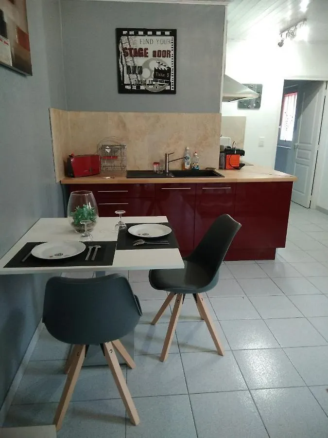 Appartements Et Valreas Guest house