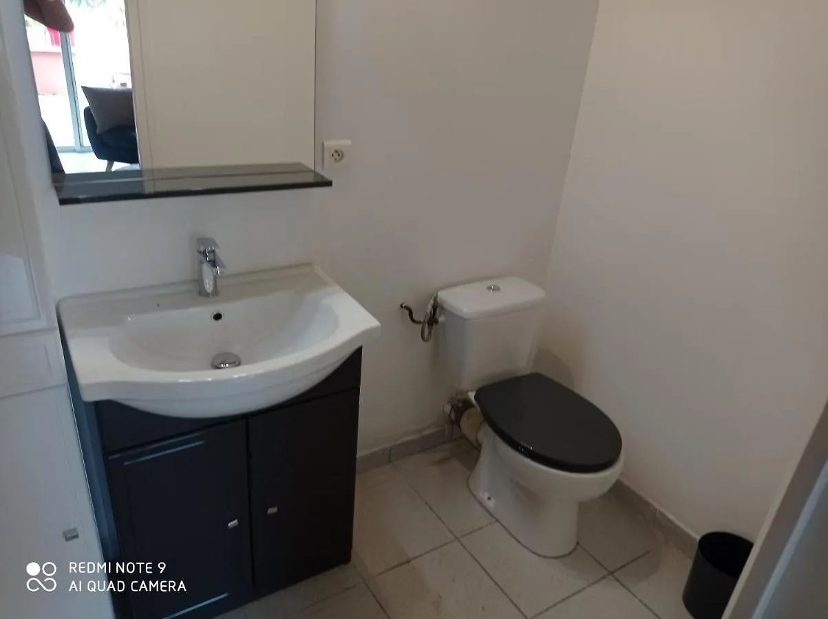 Appartements Et Valreas 3*,  France